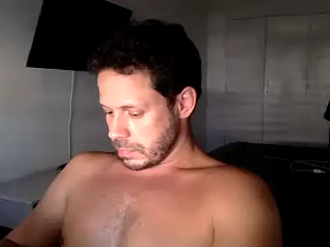 Snapshot of FelipeRiver chatting on February 11, 6:44 pm FelipeRiver online show from February 11, 6:44 pm