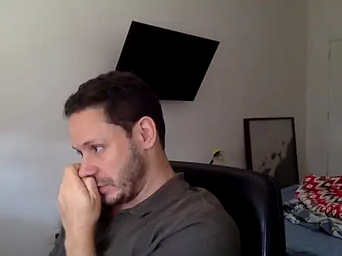 Snapshot of FelipeRiver chatting on October 17, 2:08 pm FelipeRiver online show from October 17, 2:08 pm