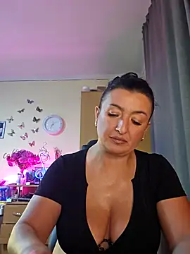 Snapshot of Hotangel75 chatting on September 30, 8:41 am Hotangel75 online show from September 30, 8:41 am