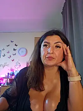 Snapshot of Hotangel75 chatting on October 18, 5:25 pm Hotangel75 online show from October 18, 5:25 pm