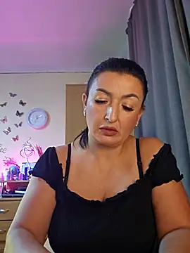 Snapshot of Hotangel75 chatting on October 24, 8:11 am Hotangel75 online show from October 24, 8:11 am