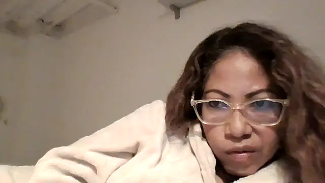 Snapshot of mila38 chatting on January 10, 10:46 pm mila38 online show from January 10, 10:46 pm