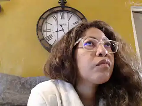 Snapshot of mila38 chatting on February 27, 8:28 am mila38 online show from February 27, 8:28 am