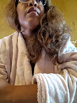 Snapshot of mila38 chatting on September 10, 9:53 am mila38 online show from September 10, 9:53 am