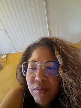 Snapshot of mila38 chatting on May 4, 7:59 am mila38 online show from May 4, 7:59 am
