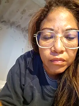 Snapshot of mila38 chatting on May 13, 7:11 pm mila38 online show from May 13, 7:11 pm