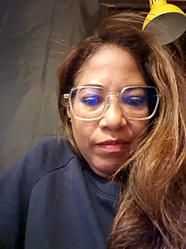 Snapshot of mila38 chatting on May 14, 8:37 pm mila38 online show from May 14, 8:37 pm