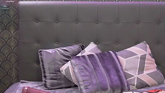 Snapshot of Clara-xoxo chatting on December 20, 9:50 pm Clara-xoxo online show from December 20, 9:50 pm