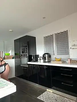 Snapshot of Clara-xoxo chatting on January 28, 2:10 pm Clara-xoxo online show from January 28, 2:10 pm