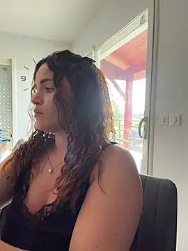 Snapshot of Clara-xoxo chatting on June 16, 12:52 pm Clara-xoxo online show from June 16, 12:52 pm