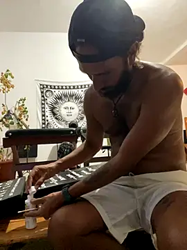 PuroMosh19 online show from November 3, 1:19 am