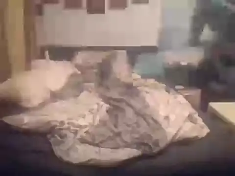 Snapshot of luttlejoe chatting on April 6, 2:51 pm luttlejoe online show from April 6, 2:51 pm