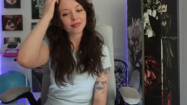 Snapshot of makiyahbelle chatting on January 5, 9:37 am makiyahbelle online show from January 5, 9:37 am