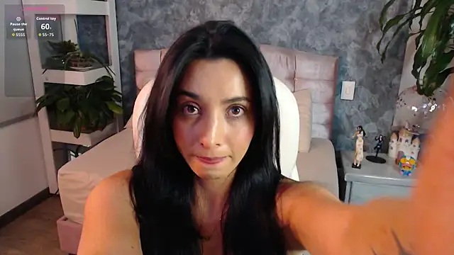 Snapshot of niko_robin chatting on August 6, 10:55 pm niko robin online show from August 6, 10:55 pm