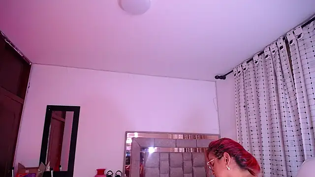 salomecastro  online show from March 11, 10:18 am