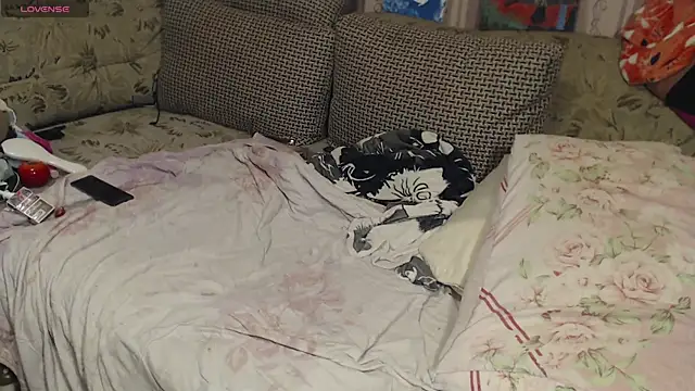 Snapshot of FancyLily chatting on February 1, 6:40 pm FancyLily online show from February 1, 6:40 pm