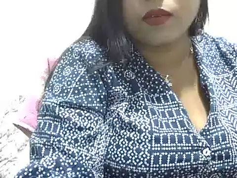 Snapshot of ROSEE_MERRYYYY chatting on January 2, 9:11 am ROSEE MERRYYYY online show from January 2, 9:11 am