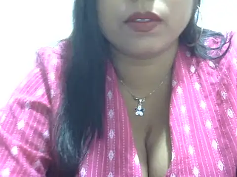 Snapshot of ROSEE_MERRYYYY chatting on January 6, 5:27 pm ROSEE MERRYYYY online show from January 6, 5:27 pm