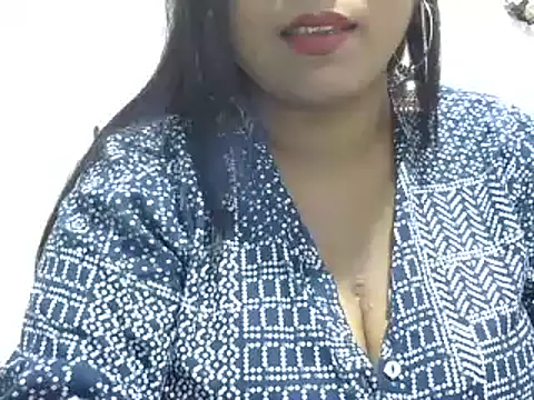 Snapshot of ROSEE_MERRYYYY chatting on February 5, 10:30 am ROSEE MERRYYYY online show from February 5, 10:30 am