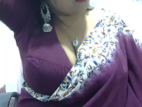 Snapshot of ROSEE_MERRYYYY chatting on February 16, 12:10 pm ROSEE MERRYYYY online show from February 16, 12:10 pm