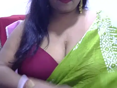 Snapshot of ROSEE_MERRYYYY chatting on September 11, 9:31 am ROSEE MERRYYYY online show from September 11, 9:31 am