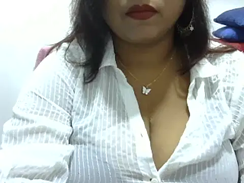 Snapshot of ROSEE_MERRYYYY chatting on October 6, 7:28 am ROSEE MERRYYYY online show from October 6, 7:28 am