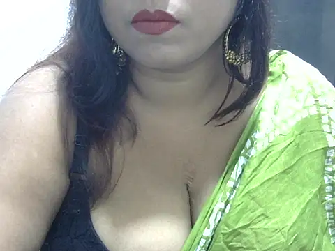 Snapshot of ROSEE_MERRYYYY chatting on October 14, 9:32 am ROSEE MERRYYYY online show from October 14, 9:32 am