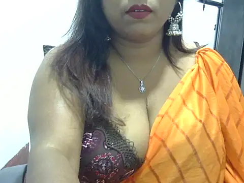 Snapshot of ROSEE_MERRYYYY chatting on November 3, 10:38 am ROSEE MERRYYYY online show from November 3, 10:38 am