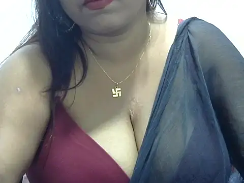 Snapshot of ROSEE_MERRYYYY chatting on December 5, 12:47 pm ROSEE MERRYYYY online show from December 5, 12:47 pm