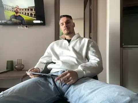 Snapshot of Hot__Tiger chatting on March 4, 12:44 pm Hot Tiger online show from March 4, 12:44 pm