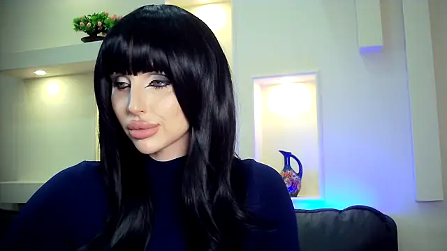 Snapshot of Lady_Joli chatting on November 14, 8:18 pm Lady Joli online show from November 14, 8:18 pm