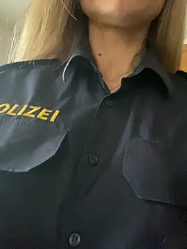 Etwas neugierig online show from February 28, 8:20 am