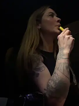 Etwas neugierig online show from March 14, 6:39 pm