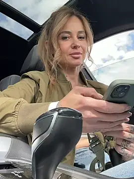 Etwas neugierig online show from April 19, 12:37 pm