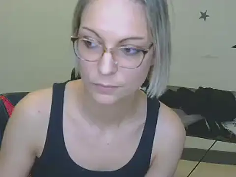 Snapshot of alixfeeling chatting on January 10, 5:56 pm alixfeeling online show from January 10, 5:56 pm