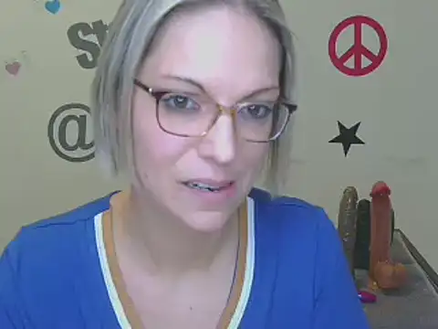 Snapshot of alixfeeling chatting on January 21, 5:51 pm alixfeeling online show from January 21, 5:51 pm