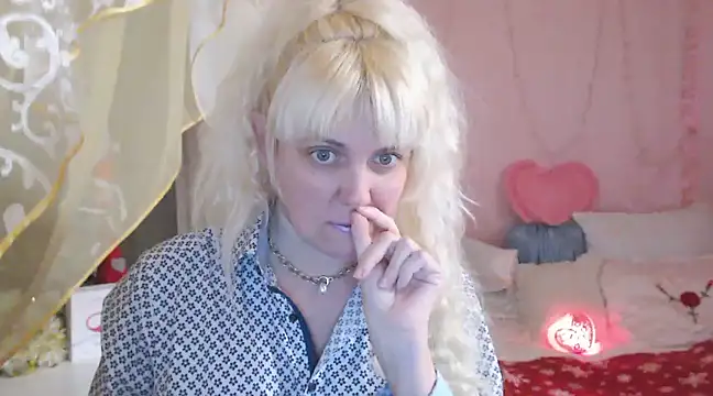 SunnySylvia online show from January 4, 4:00 pm