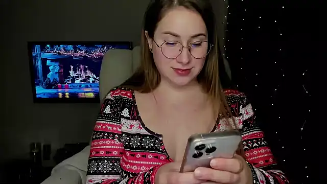 SeasonalSomeone online show from December 25, 1:30 pm