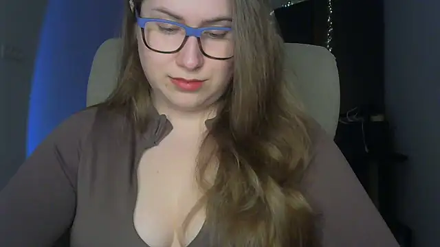 SeasonalSomeone online show from April 12, 8:47 pm