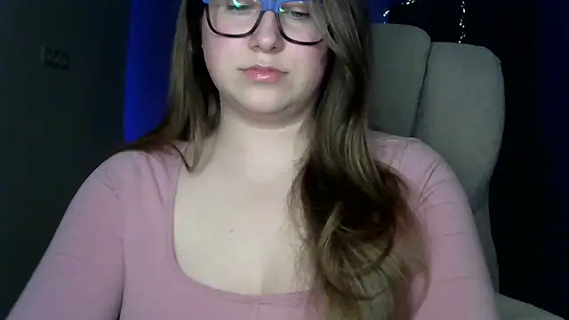 SeasonalSomeone online show from April 19, 11:18 pm