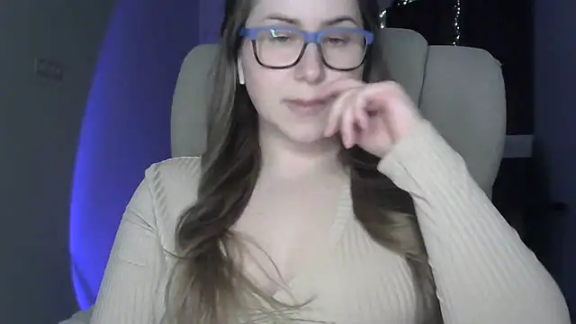 SeasonalSomeone online show from April 22, 11:06 pm