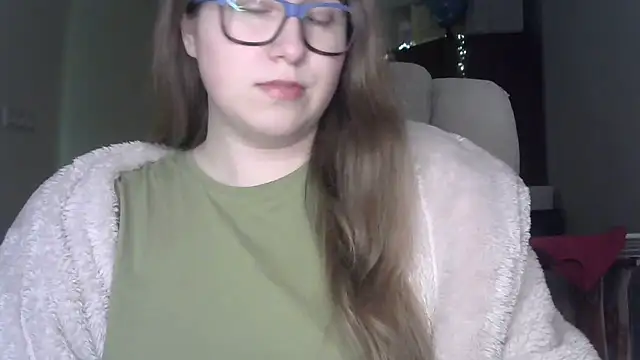 Snapshot of SeasonalSomeone chatting on May 1, 10:03 pm SeasonalSomeone online show from May 1, 10:03 pm