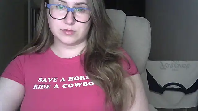 SeasonalSomeone online show from June 17, 9:05 pm