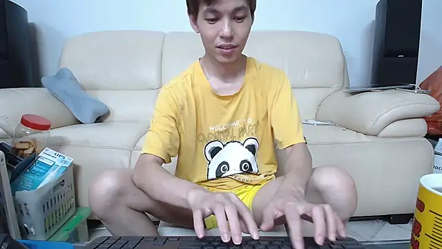 Snapshot of andrewooi chatting on May 14, 1:29 pm andrewooi online show from May 14, 1:29 pm