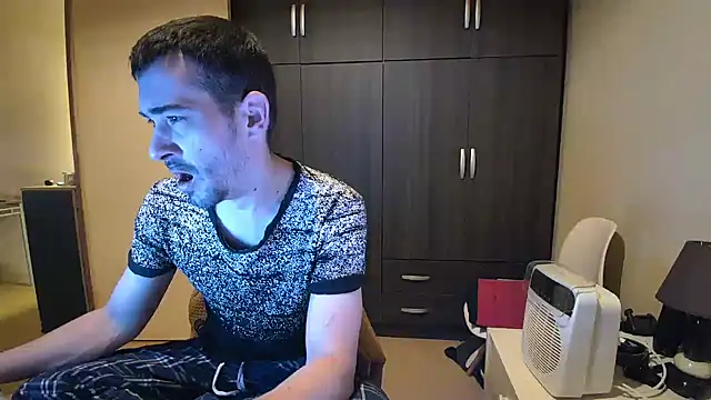 Snapshot of Ethangay chatting on November 22, 5:23 pm Ethangay online show from November 22, 5:23 pm