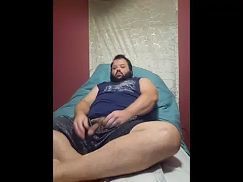 Snapshot of Strongbutgentle36 chatting on December 19, 7:48 am Strongbutgentle36 online show from December 19, 7:48 am