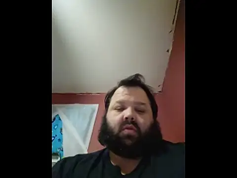 Snapshot of Strongbutgentle36 chatting on February 10, 9:35 am Strongbutgentle36 online show from February 10, 9:35 am