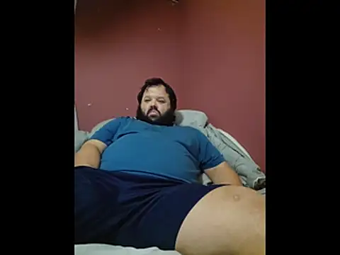 Snapshot of Strongbutgentle36 chatting on February 12, 9:04 am Strongbutgentle36 online show from February 12, 9:04 am