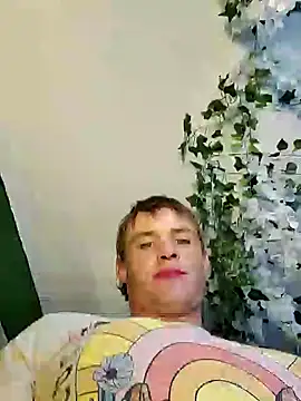 Snapshot of MaddyC6992 chatting on December 6, 1:55 pm MaddyC6992 online show from December 6, 1:55 pm