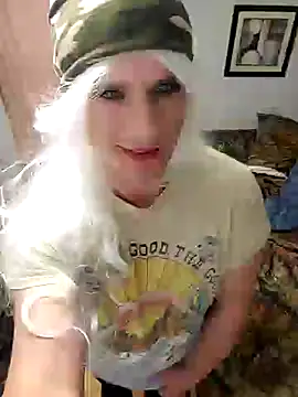 Snapshot of MaddyC6992 chatting on March 16, 4:34 pm MaddyC6992 online show from March 16, 4:34 pm